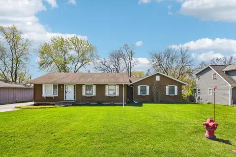 407 Fairfield Dr, Island Lake, IL 60042