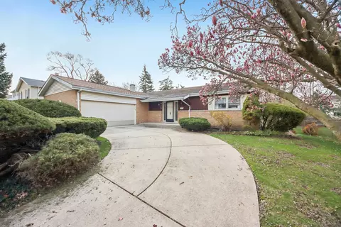 817 Belair Dr, Darien, IL 60561