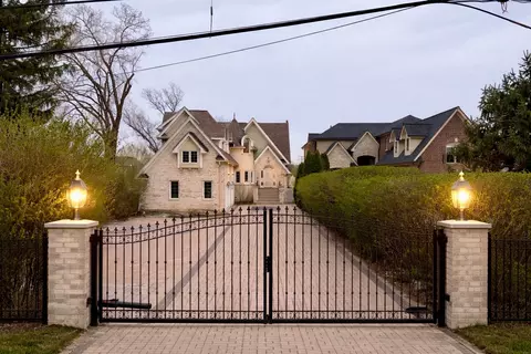 7381 S Madison St, Burr Ridge, IL 60527