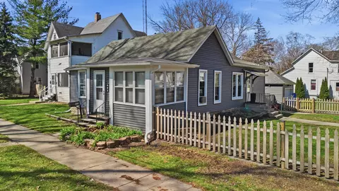 Exterior - 403 S 8th St, Dekalb, IL 60115 photo 2 of 4