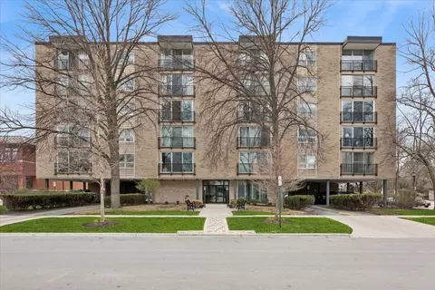 424 Park Ave #501, River Forest, IL 60305