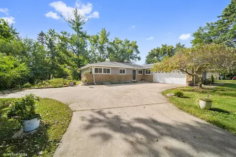1149 Gail Ln, Sleepy Hollow, IL 60118