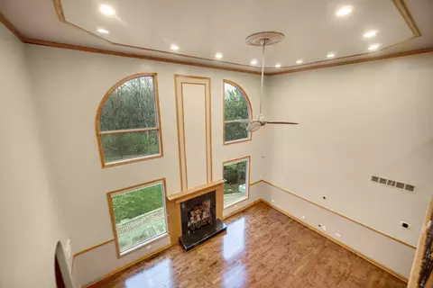 Living - 441 Delaware Cir, Bolingbrook, IL 60440 photo 7 of 8