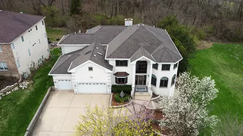 View/Area - 441 Delaware Cir, Bolingbrook, IL 60440 photo 1 of 7