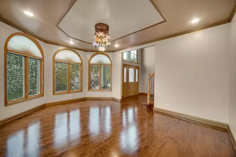Living - 441 Delaware Cir, Bolingbrook, IL 60440 photo 1 of 8