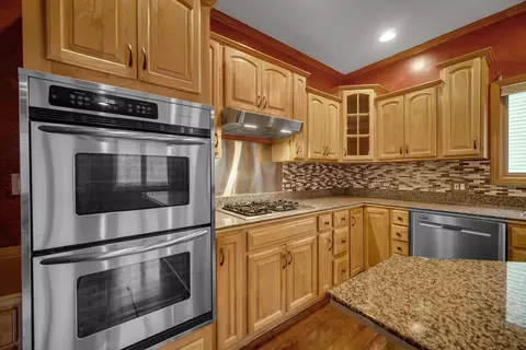 Kitchen - 441 Delaware Cir, Bolingbrook, IL 60440 photo 4 of 8