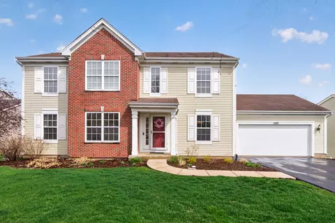 1480 Farmstead Ln, Dekalb, IL 60115