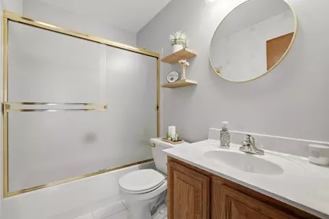 Bath - 2300 Wesmere Lakes Dr, Plainfield, IL 60586 photo 1 of 5