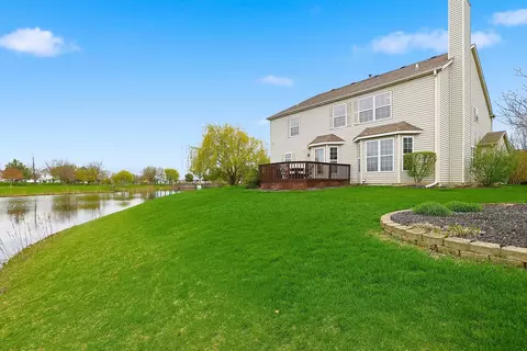 Exterior - 2300 Wesmere Lakes Dr, Plainfield, IL 60586 photo 6 of 9