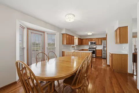 Dining - 2300 Wesmere Lakes Dr, Plainfield, IL 60586 photo 5 of 5