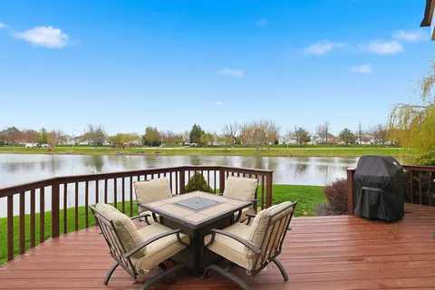 Exterior - 2300 Wesmere Lakes Dr, Plainfield, IL 60586 photo 8 of 9