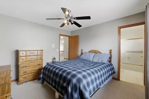 Bedroom - 2300 Wesmere Lakes Dr, Plainfield, IL 60586 photo 5 of 6