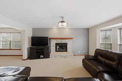 Living - 2300 Wesmere Lakes Dr, Plainfield, IL 60586 photo 2 of 8