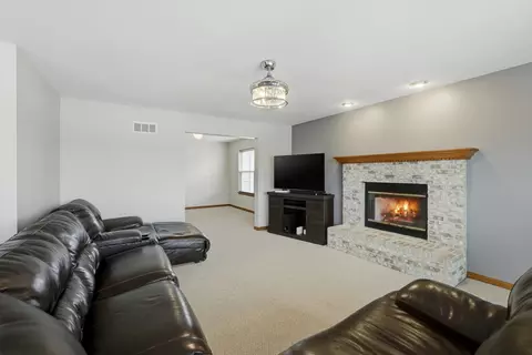 Living - 2300 Wesmere Lakes Dr, Plainfield, IL 60586 photo 8 of 8