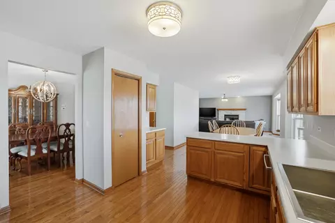 Kitchen - 2300 Wesmere Lakes Dr, Plainfield, IL 60586 photo 5 of 6