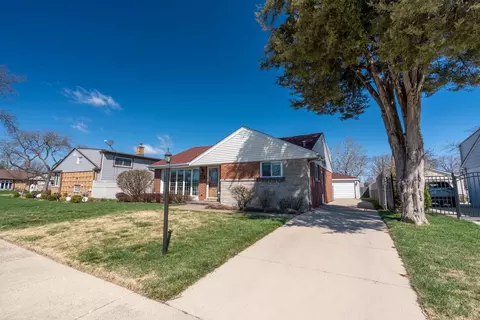 7528 Churchill St, Morton Grove, IL 60053