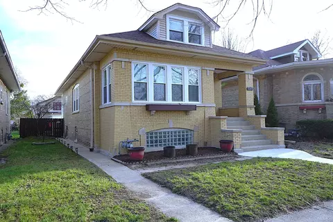 5249 Hoffman St, Skokie, IL 60077