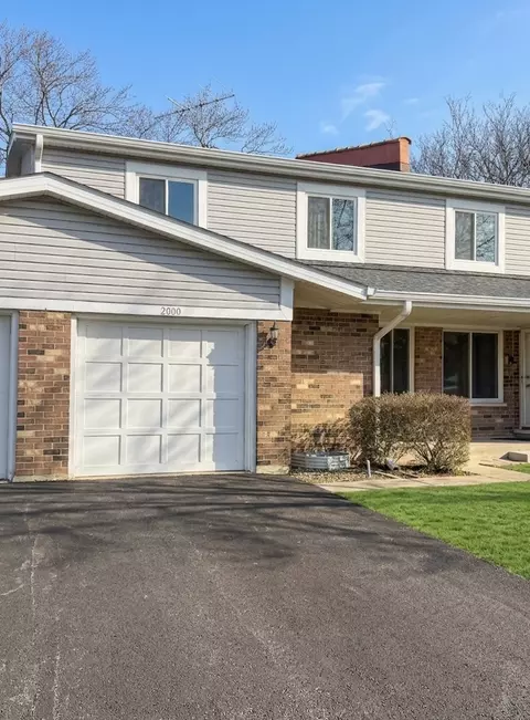 2000 N Hancock Dr N, Palatine, IL 60074