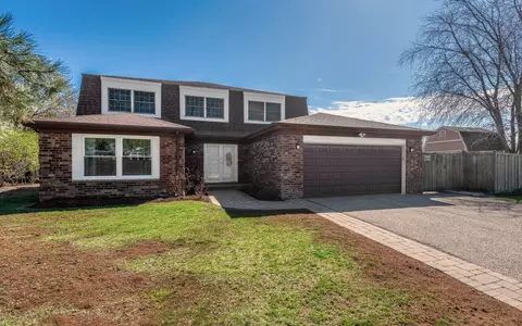 11 Birchwood Ave, Deerfield, IL 60015