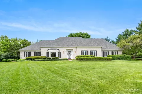 10 Century Ct, Oswego, IL 60543