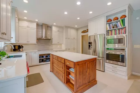 Kitchen - 3550 Bishop Rd, Mount Vernon, IL 62864 photo 3 of 6