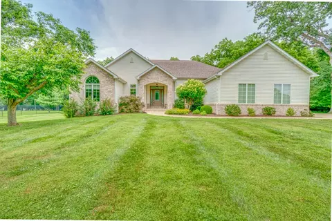 3550 Bishop Rd, Mount Vernon, IL 62864