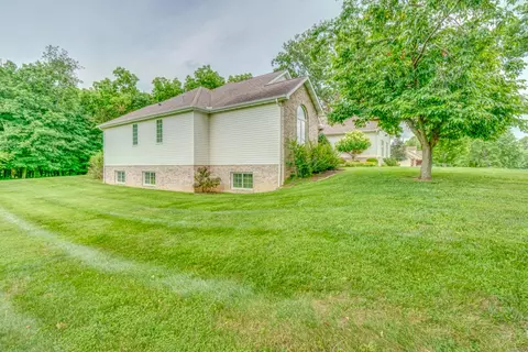 Exterior - 3550 Bishop Rd, Mount Vernon, IL 62864 photo 8 of 12
