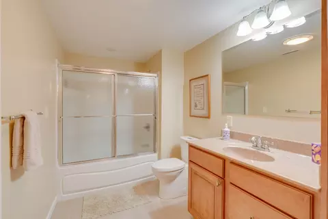 Bath - 3550 Bishop Rd, Mount Vernon, IL 62864 photo 6 of 6