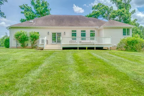 Exterior - 3550 Bishop Rd, Mount Vernon, IL 62864 photo 6 of 12