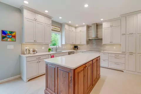 Kitchen - 3550 Bishop Rd, Mount Vernon, IL 62864 photo 4 of 6