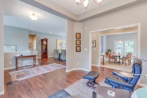 Entry Way - 3550 Bishop Rd, Mount Vernon, IL 62864 photo 3 of 8