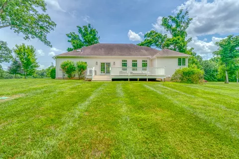 Exterior - 3550 Bishop Rd, Mount Vernon, IL 62864 photo 5 of 12