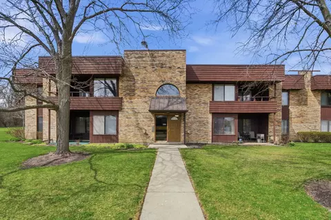 1350 N Sterling Ave #201, Palatine, IL 60067