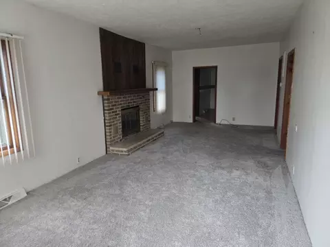 Living - 407 N Elm St, Gardner, IL 60424 photo 1 of 1