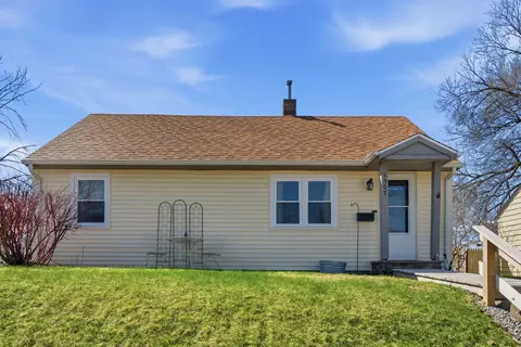 1507 W 38th St, Davenport, IA 52806