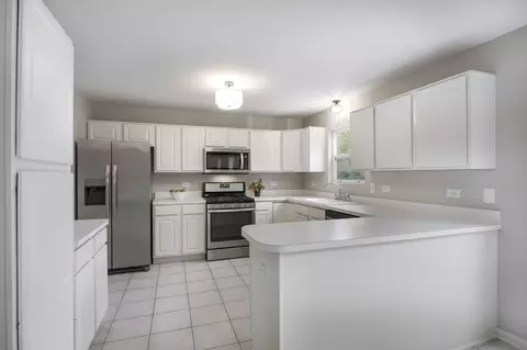 Kitchen - 5111 Brighton Ln, Plainfield, IL 60586 photo 3 of 3