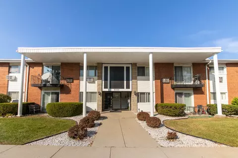 9500 Dee Rd #202B, Des Plaines, IL 60016