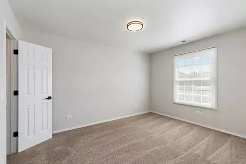 Bedroom - 628 Mallard Ct #B2, Bartlett, IL 60103 photo 2 of 3