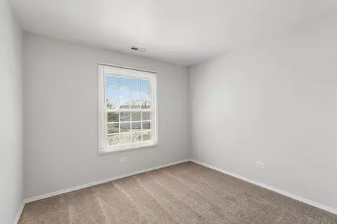 Bedroom - 628 Mallard Ct #B2, Bartlett, IL 60103 photo 1 of 3