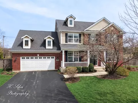 1403 Karen Dr, West Dundee, IL 60118