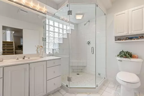 Bath - 515 N Walnut St, Itasca, IL 60143 photo 3 of 3