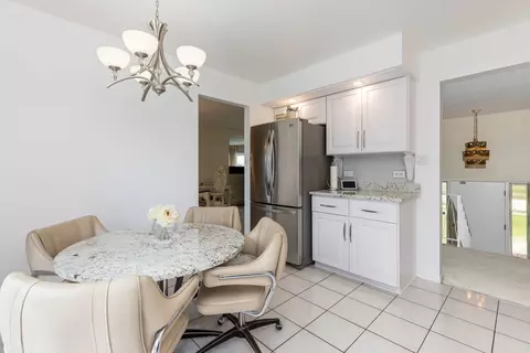 Dining - 515 N Walnut St, Itasca, IL 60143 photo 3 of 4