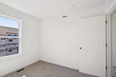 Bedroom - 1291 Foxglove Dr, Bartlett, IL 60103 photo 2 of 6