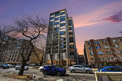 5740 N Sheridan Rd #8D, Chicago, IL 60660