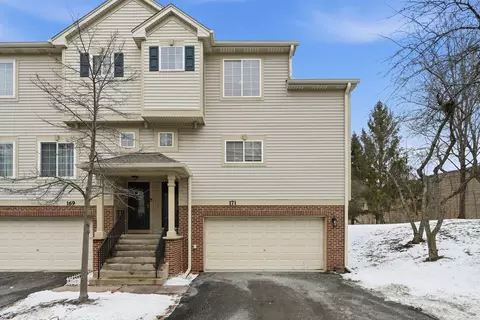 171 Monarch Dr, Streamwood, IL 60107
