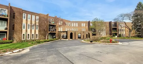 1430 Sandstone Dr #201, Wheeling, IL 60090 photo 10