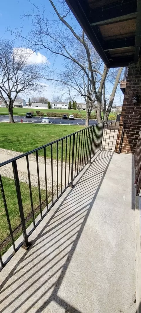 1430 Sandstone Dr #201, Wheeling, IL 60090 photo 8
