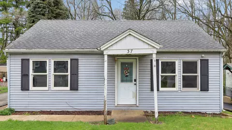 37 John St, Crystal Lake, IL 60014