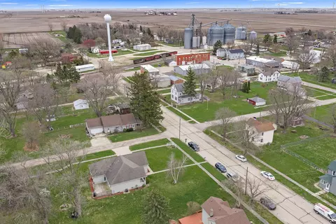 View/Area - 201 W Hardanger Gate, Lee, IL 60530 photo 7 of 9