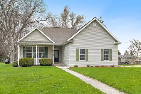 Exterior - 201 W Hardanger Gate, Lee, IL 60530 photo 2 of 8